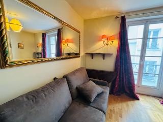 Studio 150m to Notre Dame - 7