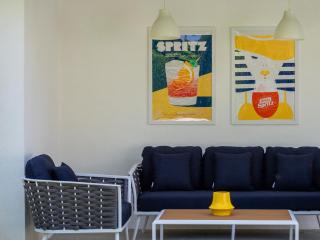 Palm Breeze by ACME House Company - 2