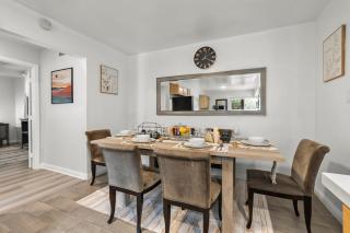 Entire Private 4-BR Home, Lux King Bed, Big Yard, Prime Area, Ranch Style, Available Now - La Mesa - 1
