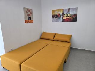 Modern City Center Apartment - Tirana - 2