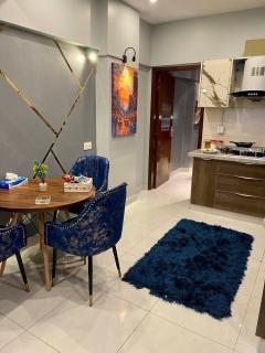 Charming 1-Bedroom Retreat in DHA Phase 6 - Karatschi - 5
