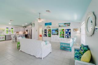 Heated Pool, Lanai, Grill and Games - Villa Sandy Cheeks - Roelens Vacations - Cape Coral - 2