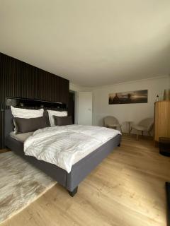 Modernes privates Apartment mit Ausblick - - 8
