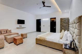 Hotel The Royal Heritage and Banquet - Noida - 8