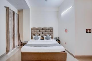 Hotel The Royal Heritage and Banquet - Noida - 7