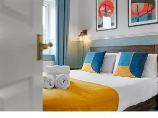 Contractors, Sleeps 8, 5 Bed, Driveway, Wi-Fi - Birmingham - 1