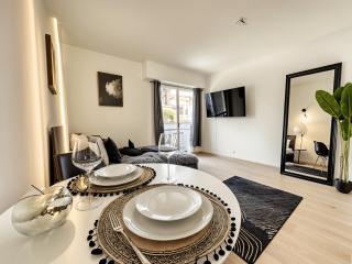 Cannes Jacuzzi Netflix Fiber AC Cozy - Cannes - 6