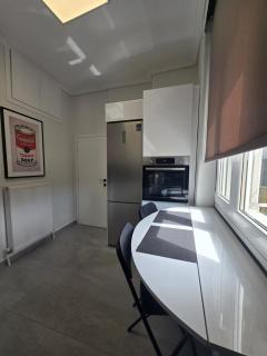 Flat 99 - 5