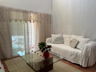 Villa pareada con piscina privada - 1