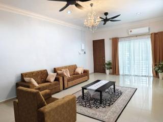 NASUHA HOMESTAY 1 TEMERLOH Semi-D House, 2 Bedroom, 3 Bathroom, 3 Unit Aircond, Free Wifi and Netflix, Near Hospital with Private Pool - Temerloh - 3