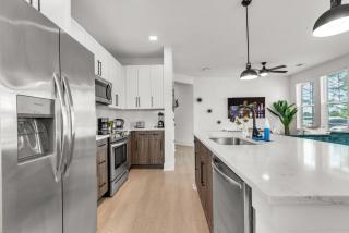 Sanctuary Family Friendly 3 Bed Oasis - Apollo Beach - 6