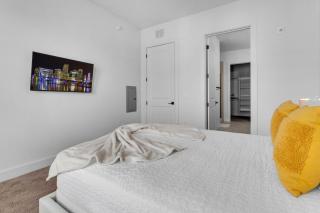 Beach Bliss Modern 3 Bed Oasis Mins from Shore - Apollo Beach - 3