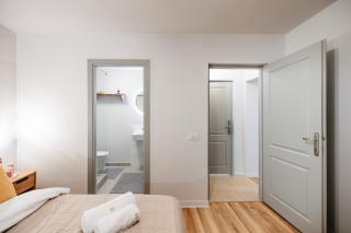 Forest Villa Private Apartment with Balcony & Parking - Hublou Home 3 - Sinaia - 8