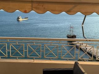 Beachfront 2 Bedrooms Apartment - Saranda - 9