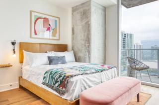 2 Condos w DT Austin Views High Rise w Rooftop Pool Gym Luxe Amenities - Austin - 1