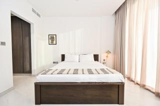 Stunning 1 Bdr Luxury District one - 6