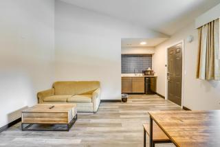 1 Mi to Riverfront Sleek Port Huron Studio - 5