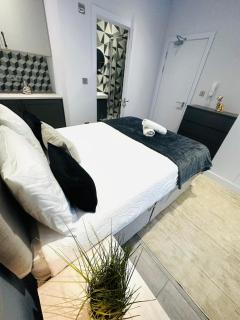 Wandsworth House - NO 17 - Luxury Urban Rooms - 5