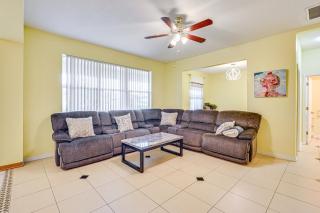 9 Mi to Apollo Beach Riverview Getaway! - 4