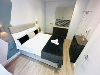 Wandsworth House - NO 17 - Luxury Urban Rooms - 6
