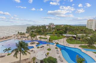Beachfront Oasis with Pool Views and Balcony - Nuevo Vallarta - 0