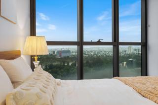 Queens Wharf River and Skyline Prime CBD Spot - Brisbane - 5