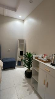 استوديو متكامل بتصميم أنيق وموقع مميز - Dschidda - 8