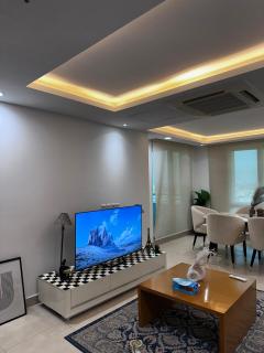 Goldcrest 2-Bedroom Apartment DHA Lahore - Lahore - 8