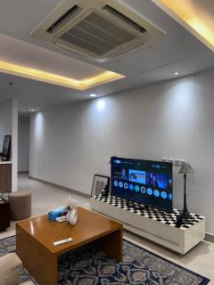 Goldcrest 2-Bedroom Apartment DHA Lahore - Lahore - 4
