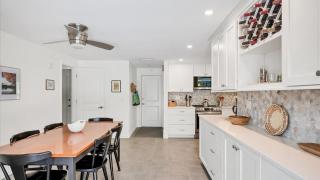 Blue Beach Bungalow - Englewood - 1