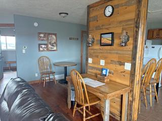 Quiet Country Comfort w Long Views - 1