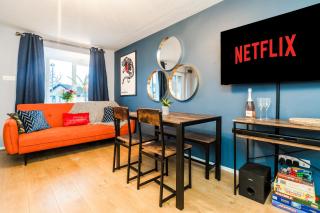 Spring Grove 2 Bedroom House with Garden and Free Parking - Cwmbran - 2