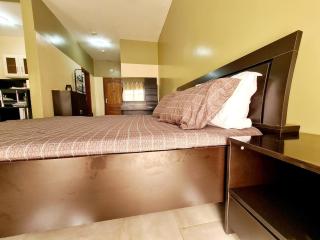 Charmant F1 avec Balcon - Wi-Fi & TV Connectée à Dakar - 6