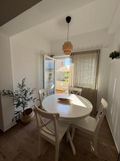 Apartmant SEASIDE - great location, 350m from beach, sunny terrace - Kukljica - 4