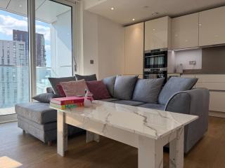 1-Min Walk to the Tube! Stylish 1-Bedroom in SW8 - Londra - 0