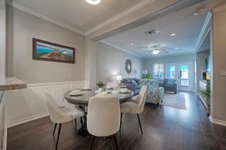 Stylish Condo w Pool Spa Access Wak to Beach Beach Breeze by AvantStay - 4