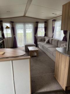 Homely 6 Berth Caravan At Belle Aire Holiday Park Ref 00044Ba - Hemsby - 6