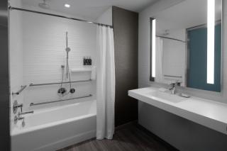 AC Hotel by Marriott Boston Cambridge - 8