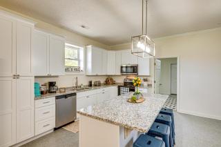 6 Mi to Scottsboro Apt with Furnished Porch - - 3