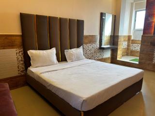 Hotels7Apple - Mahoba - 2