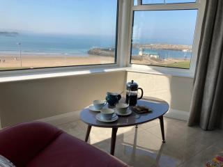 Portrush Apartment South Pier with stunning and uninterrupted harbour, strand and sea views - Portrush - 9