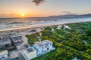 Beachfront 2BR w Deck Views Direct Sand Access Strand Way A - Oceano - 0