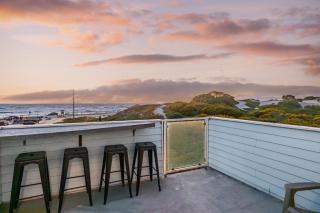 Beachfront 2BR w Deck Views Direct Sand Access Strand Way A - Oceano - 9