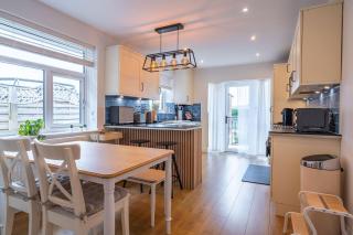 Nature Inspired Bungalow with 3 rooms - 10 mins from Manchester Airport - Timperley - 5