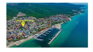 Sea Side Apartment with Balcony - 5