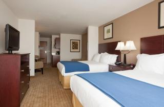 Holiday Inn Express Hotel & Suites Antigo by IHG - 1