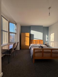 Double Bedroom - Leicester - 3