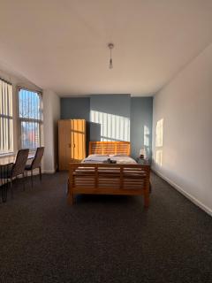 Double Bedroom - Leicester - 2