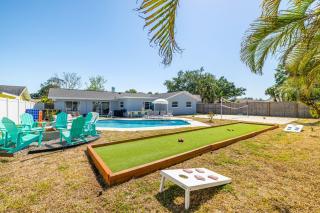 Backyard Oasis w Sand Volleyball Mins to Beach - Seminole - 7