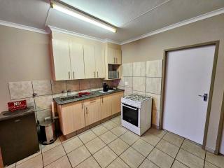 Cheerful 2-Bedroom Holiday Home - Kathu - 1